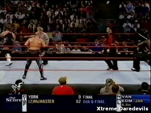 WWE-10-27-2001_131.jpg