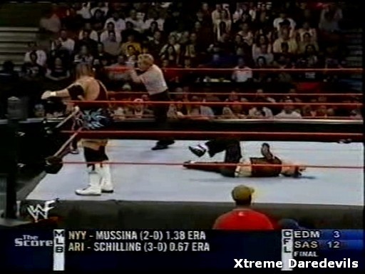 WWE-10-27-2001_228.jpg