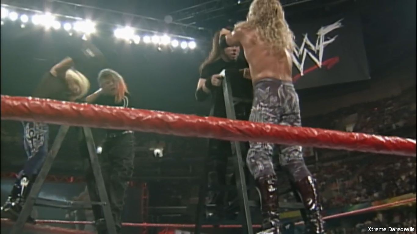 WWECountdown_Ladders_289.jpg