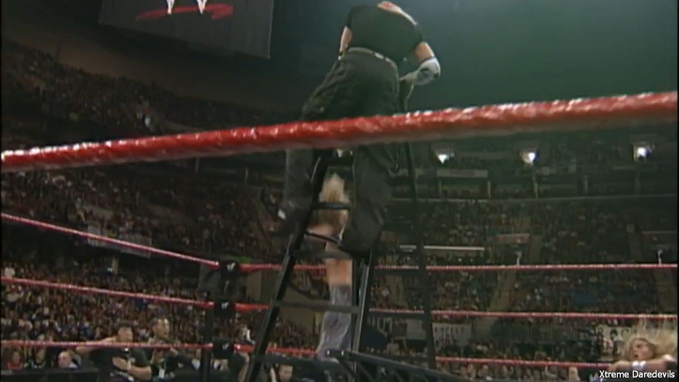 WWECountdown_Ladders_297.jpg