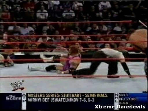 WWE-10-20-2001_191.jpg