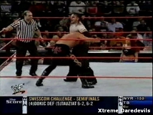 WWE-10-20-2001_193.jpg