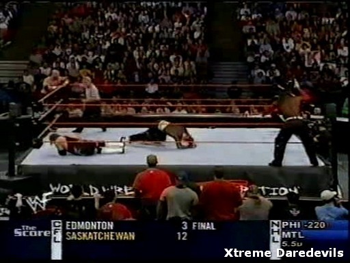 WWE-10-27-2001_233.jpg