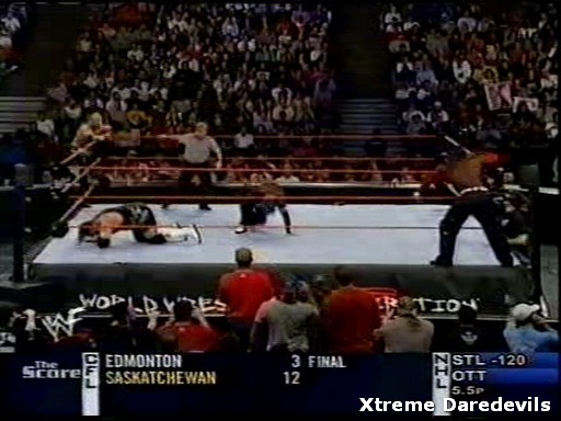 WWE-10-27-2001_234.jpg