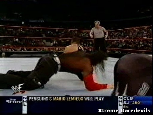 WWE-10-27-2001_242.jpg