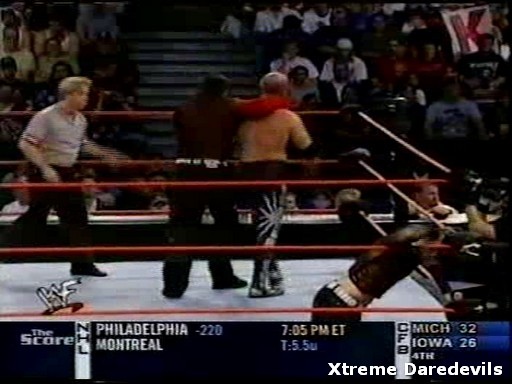 WWE-10-27-2001_244.jpg