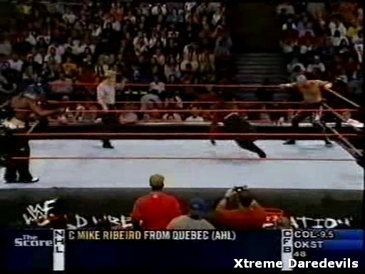 WWE-10-27-2001_248.jpg