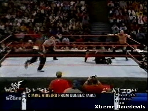 WWE-10-27-2001_249.jpg