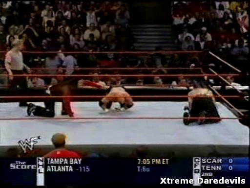 WWE-10-27-2001_252.jpg