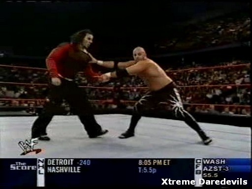 WWE-10-27-2001_257.jpg
