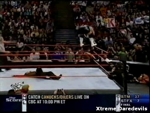 WWE-10-27-2001_261.jpg
