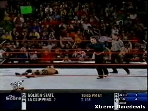 WWE-11-03-2001_278.jpg