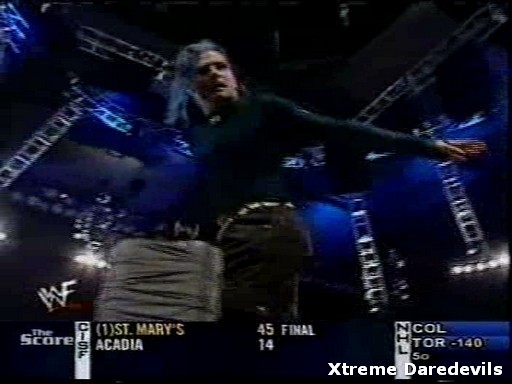 WWE-11-03-2001_281.jpg
